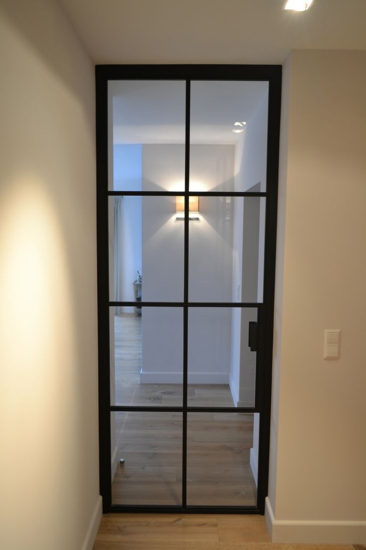 Crna metalna loft vrata