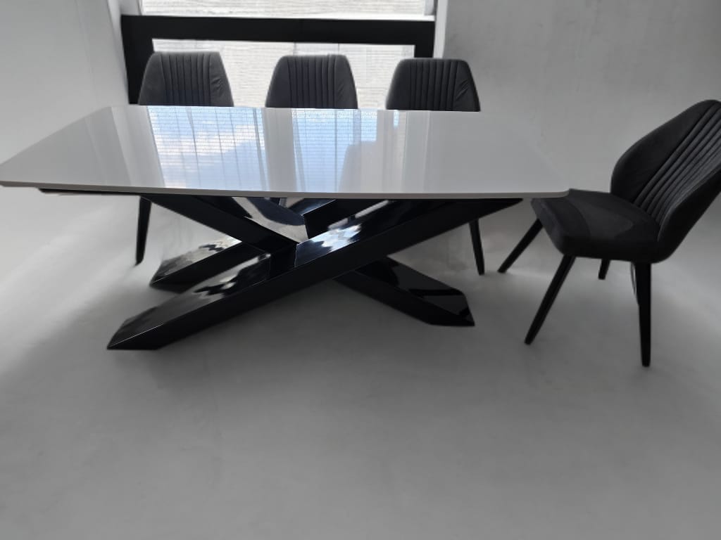 Metalno postolje za sto — model 167 za studio stan, loft stil