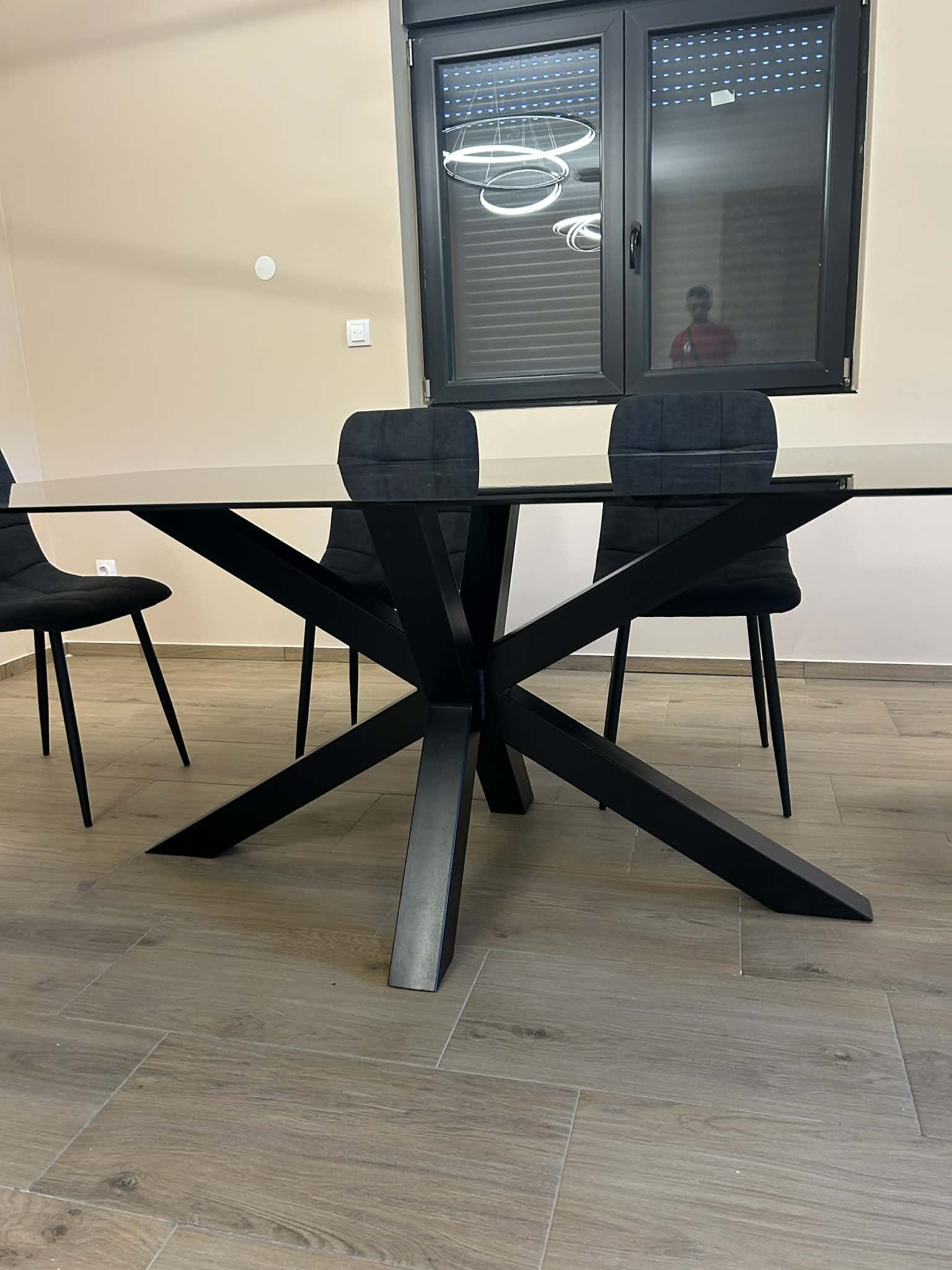 Model 18 — nogare za trpezarijski sto, trajna zaštita od korozije, za apartman za izdavanje