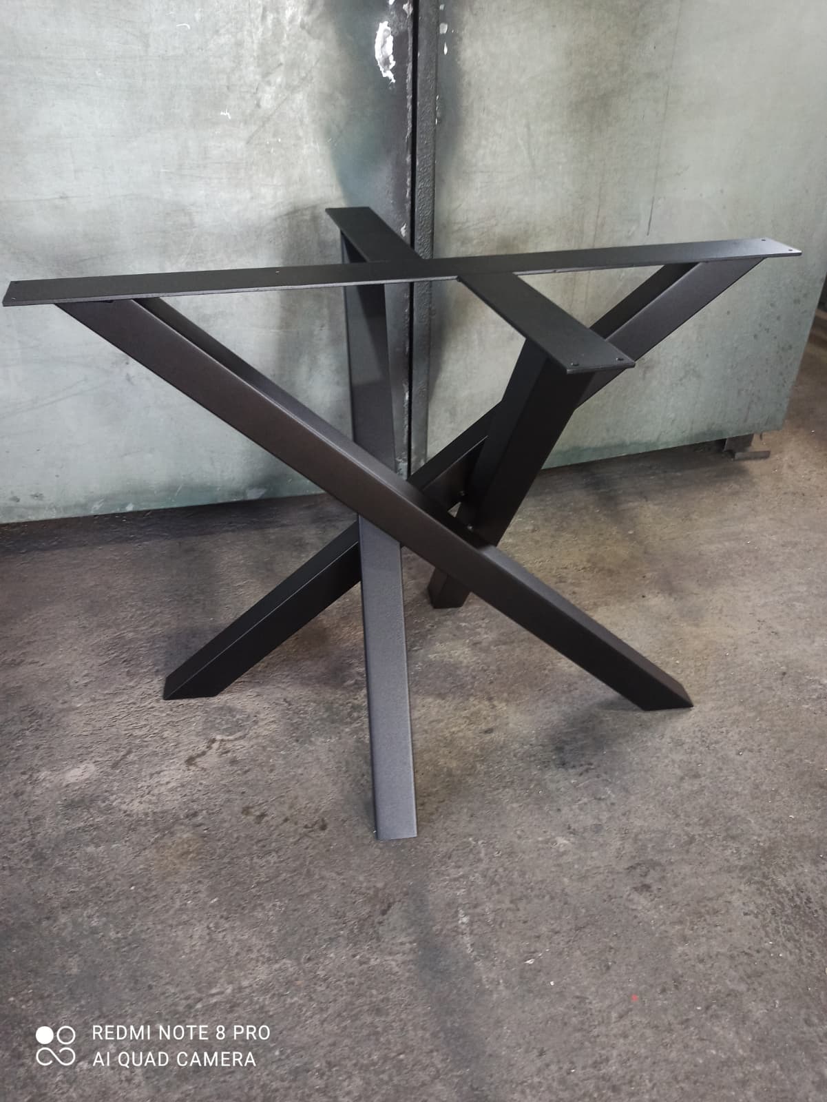 Metalno postolje za sto — model 35, priprema za montažu ploče po izboru, za kuhinju sa ostrvom