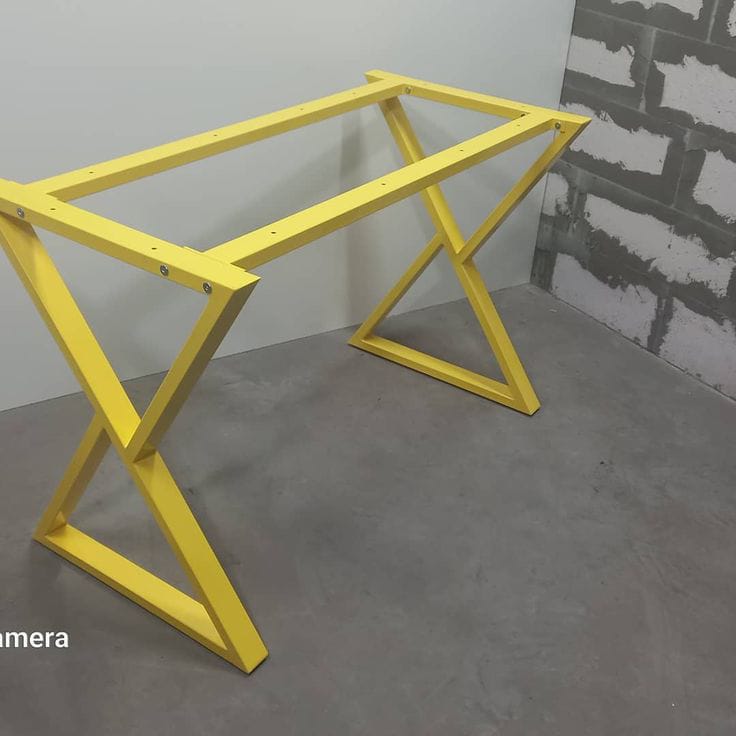 Loft metalne nogare — model 94, crna mat završnica; pogodne za apartman za izdavanje