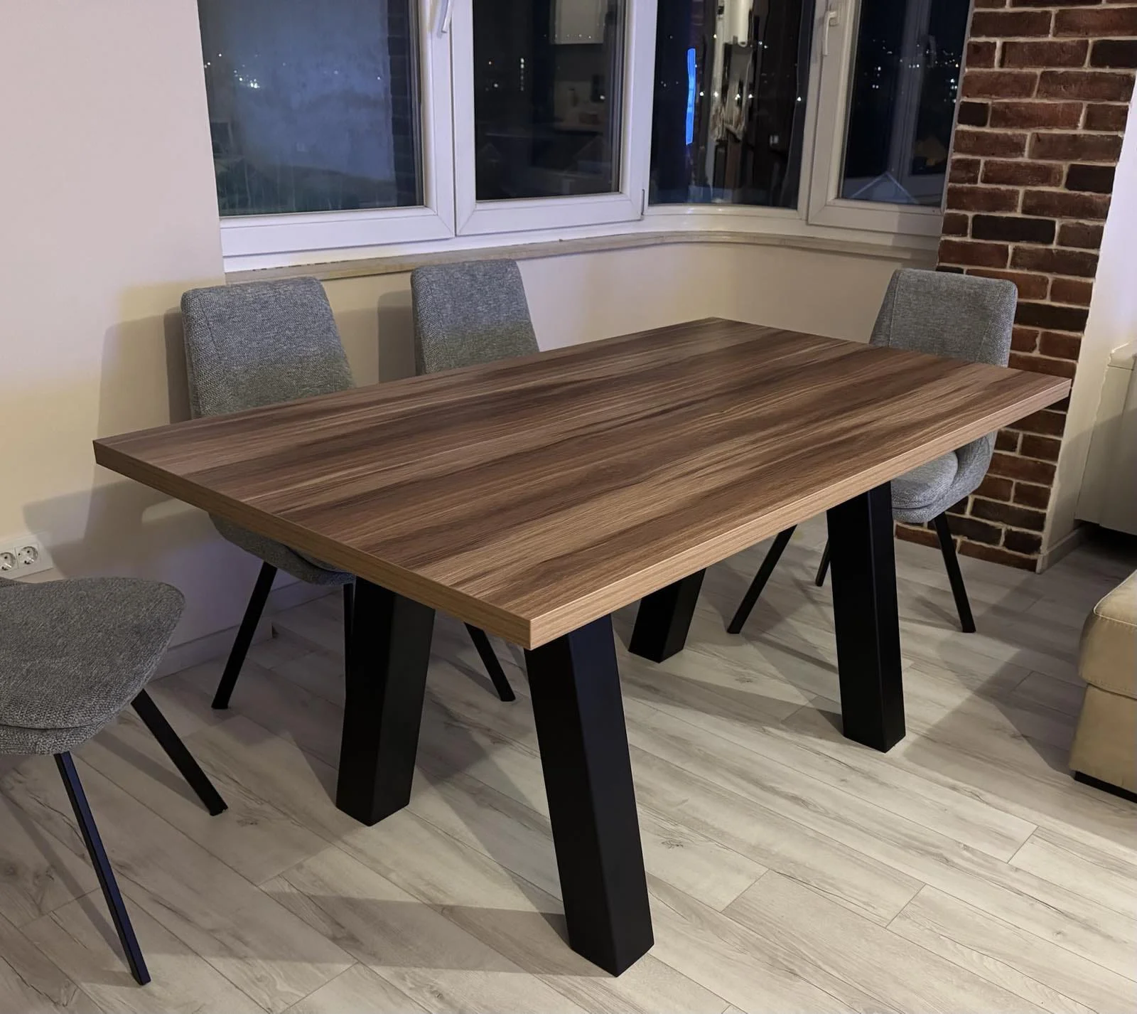 moderni stolovi za trpezariju