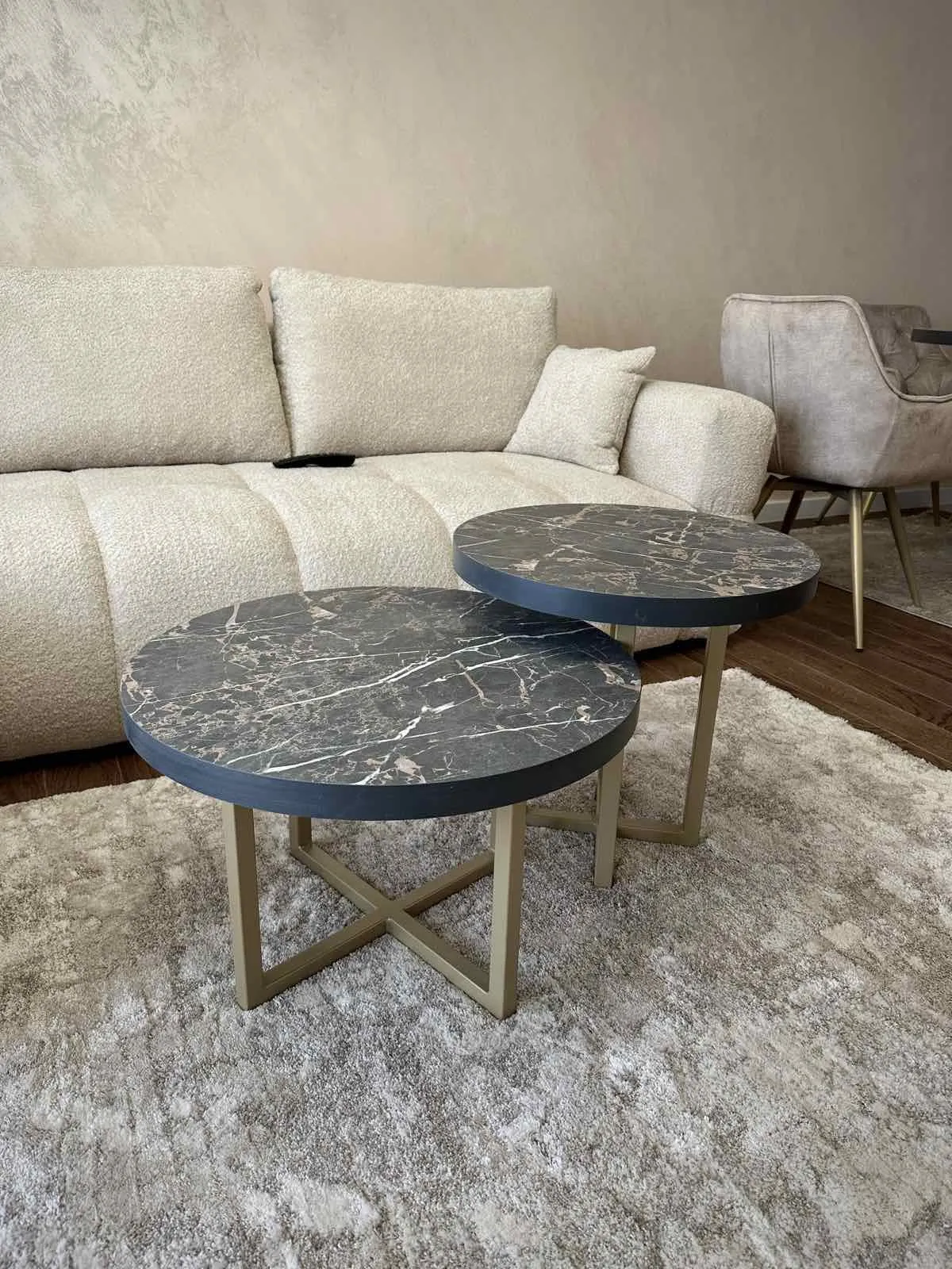 Trpezarijski sto po meri sa epoksidnim premazom