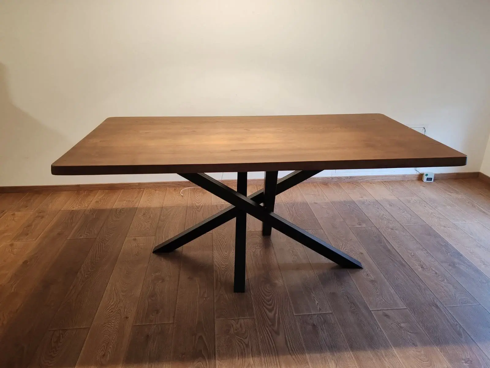 Metalna konstrukcija za sto i nogare za sto